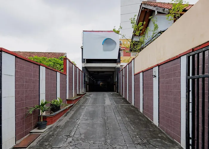 Urbanview Hotel Artama Simpang Lima Semarang